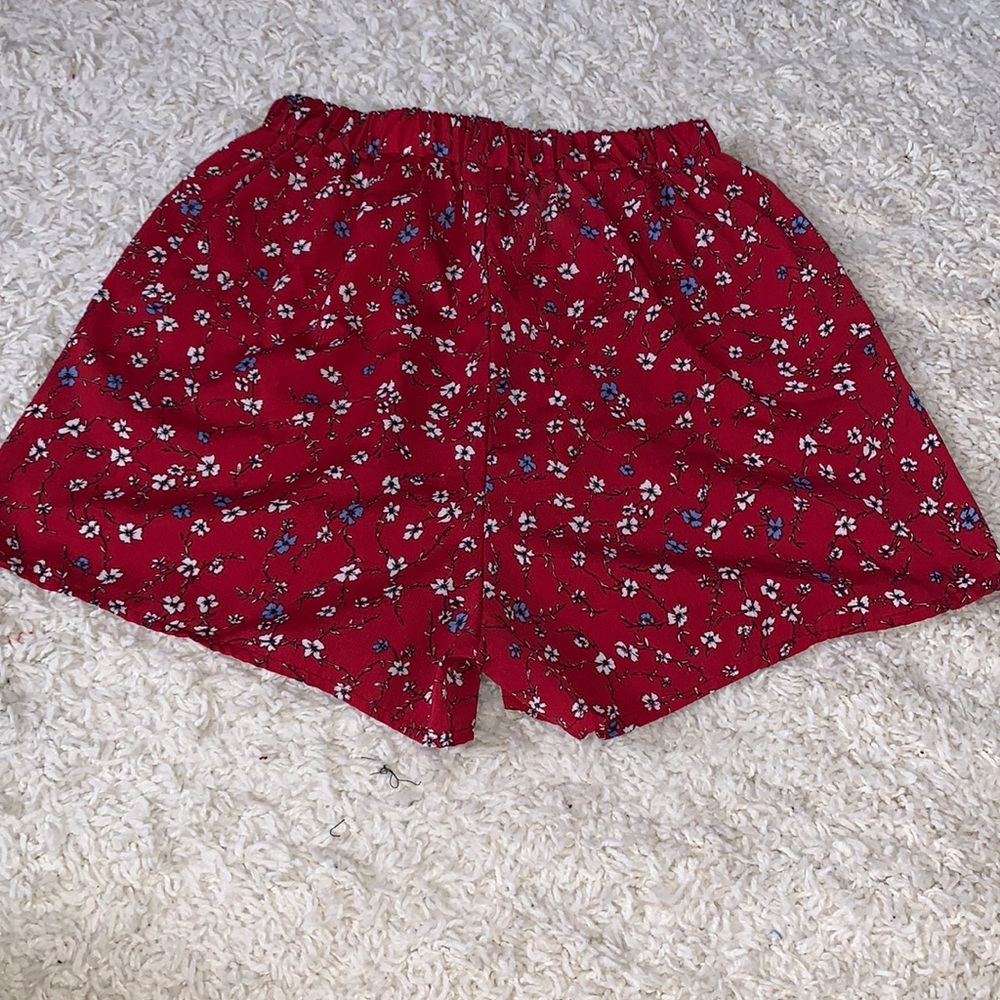 floral shorts